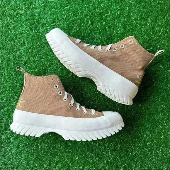 ✨New✨Converse Chuck Taylor All Star Lugged 2.0 Hi Sand Dune - Picture 5 of 8